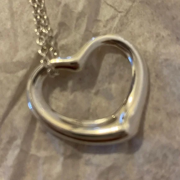⭐️HP⭐️Tiffany & Co. Paloma Picasso sterling silver♥️necklace - Picture 2 of 3